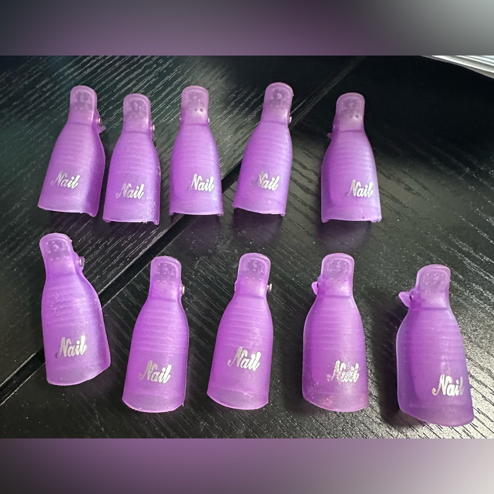 Nail clips for removing acrylics, gel, etc. Very gently used